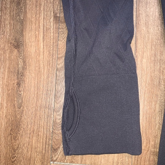 Athleta Textured Gray Long Sleeve | Medium - Picture 6 of 6
